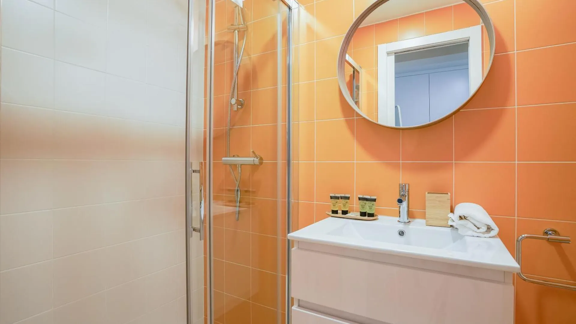 Modern Duplex-2Bedrooms 2Bathrooms-Ventas Madrid Daire